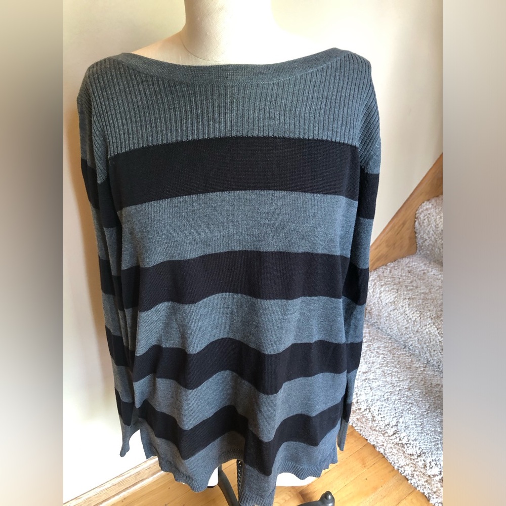 Liz Claiborne black and gray striped sweater size L